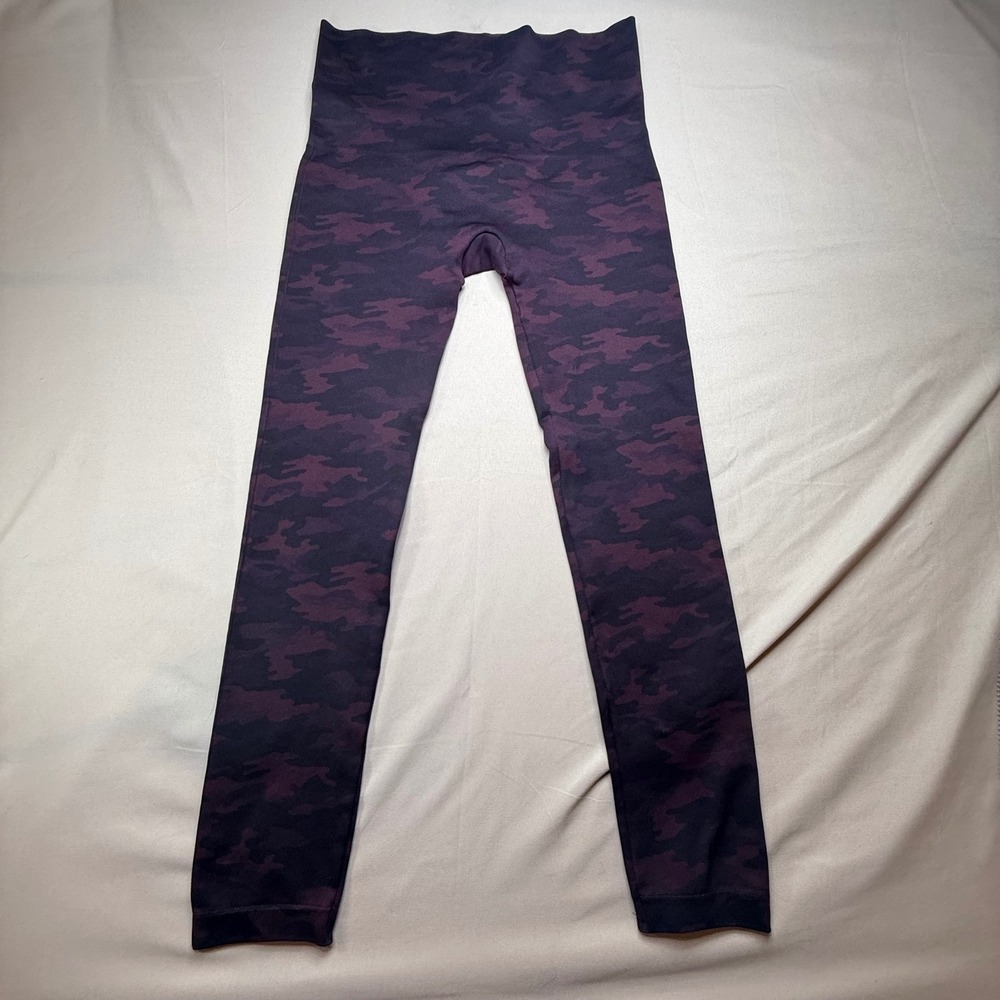 Spanx Look at Me Now Seamless Camo Leggings Purple Black Camouflage 1X/2X